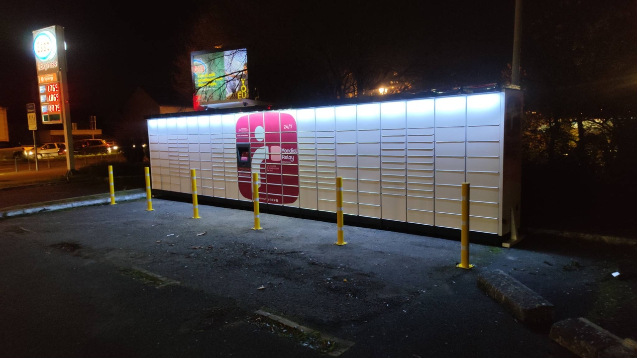 Locker 24/7 Esso Express Rives du Cher 37000 Tours CTE, 89 89 Boulevard Richard Wagner, 37000 Tours