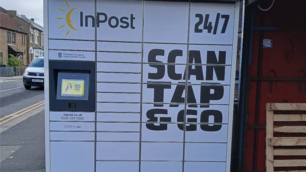 InPost's photo of the locker: InPost UK00233003
