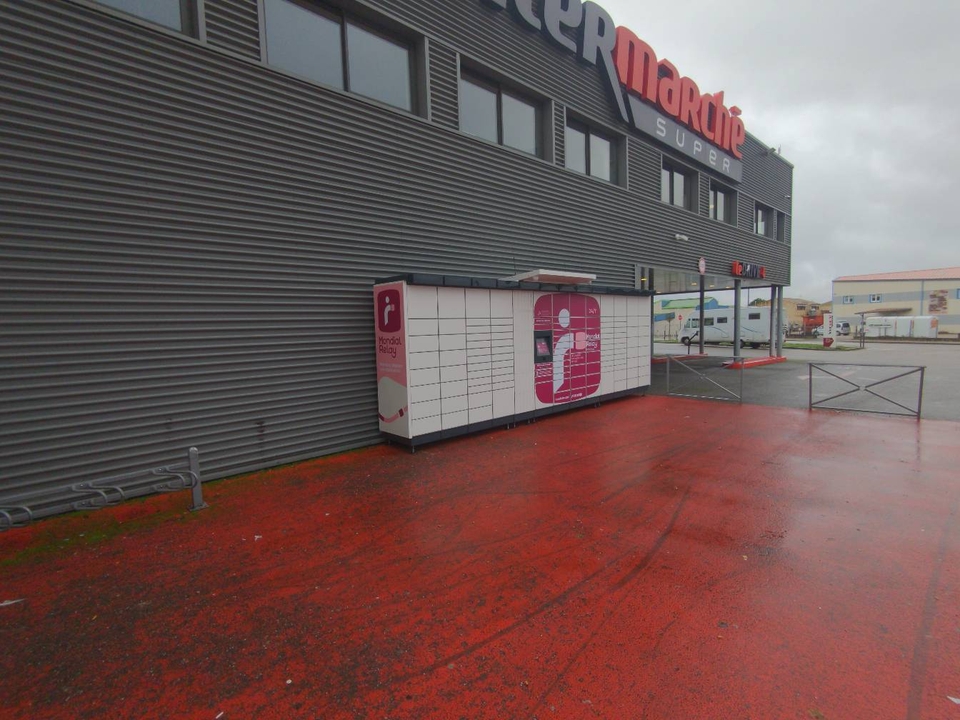 Locker 24/7 Intermarche Villeneuve sur Lot, 9005 Rue Louis Hurault de Ligny, 47300 Villeneuve-sur-Lot