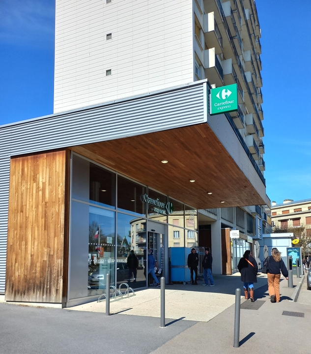 Carrefour Express, 2 Boulevard Victor Hugo, 10000 Troyes