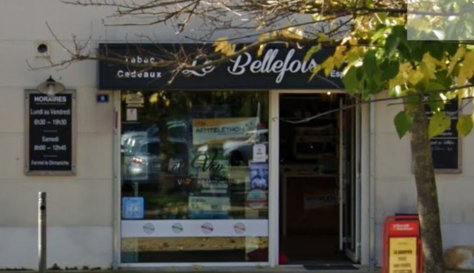 Le Bellefois, 6 Place de la Liberte, 86170 Neuville-de-Poitou