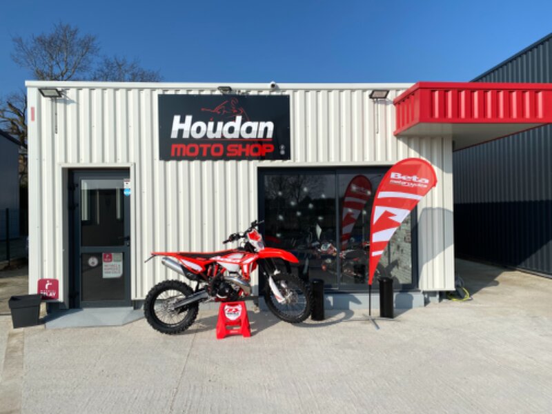 Houdan Moto Shop, 20 Bis Route de Bu, 78550 Houdan