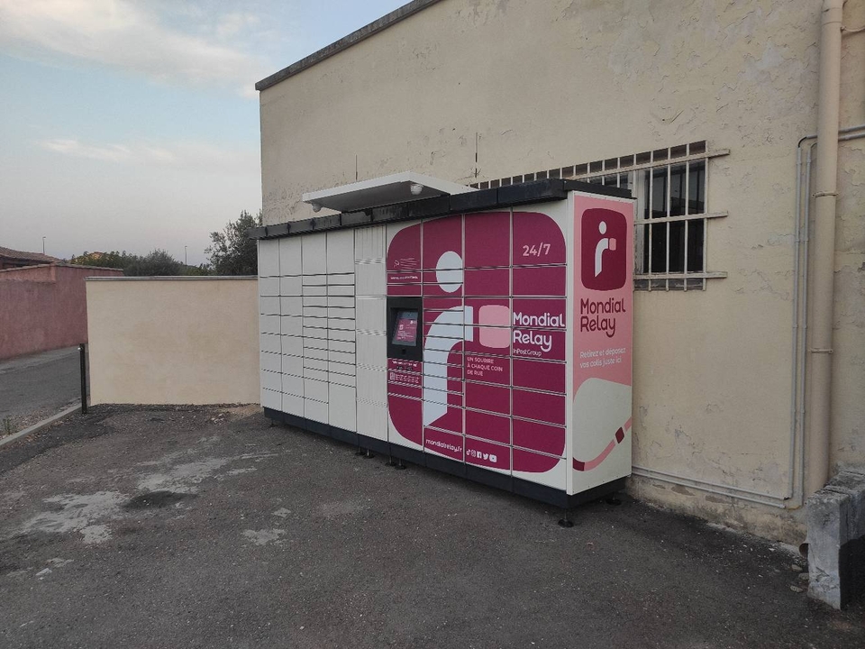 Locker 24/7 Station Avia Remoulins, 32 32 Route de Bagnols, 30210 Remoulins