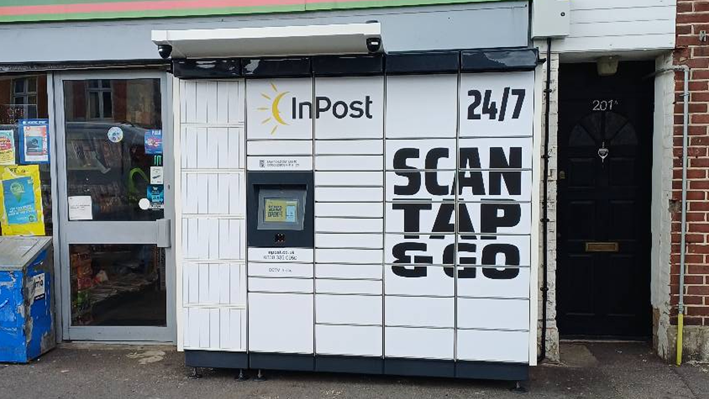 InPost's photo of the locker: InPost UK00207511