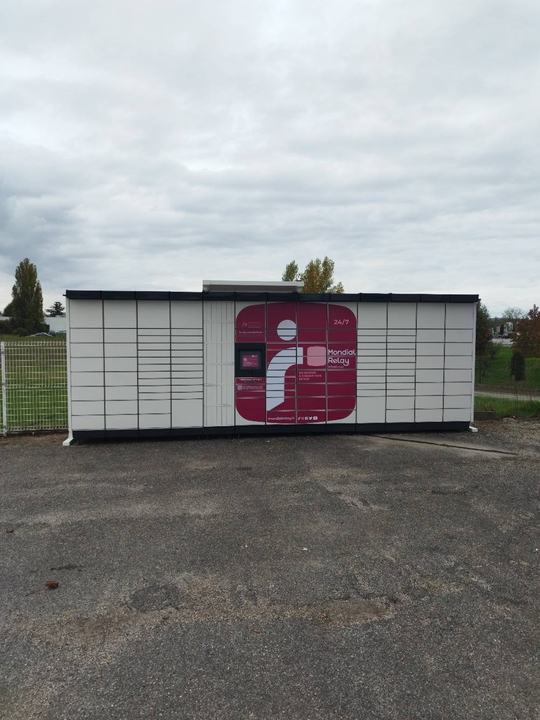 Locker Bazardland Valence d'Agen, 20 20 Cours de Verdun, 82400 Valence d'Agen