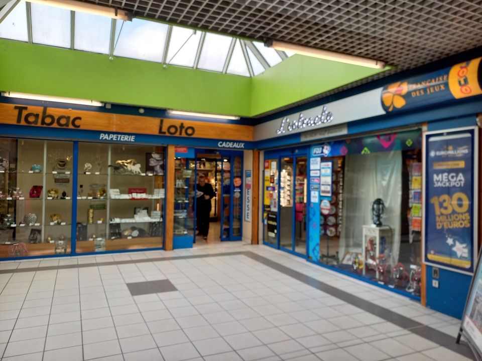 Tabac Presse Loto l'Entracte, Rue Molière, 14000 Caen