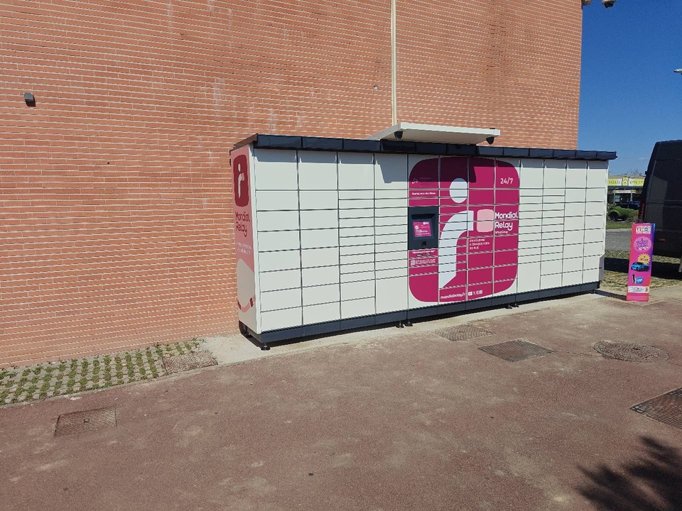 Locker 24/7 Carrefour Market 31820 Pibrac, CD65 Route de Toulouse, 31820 Pibrac