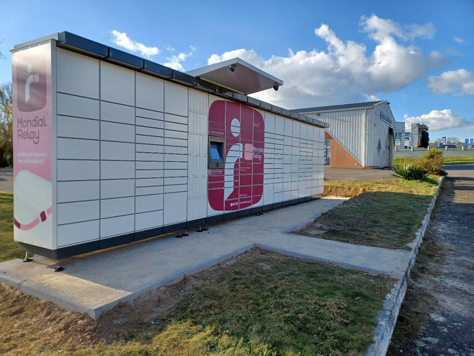 Locker 24/7 Auto Controle Fougerais Fougeres, 16 16 Boulevard de Groslay, 35300 Fougères