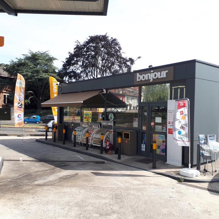 Total Access du Rond Point, 2 Place de Tchecoslovaquie, 62000 Arras