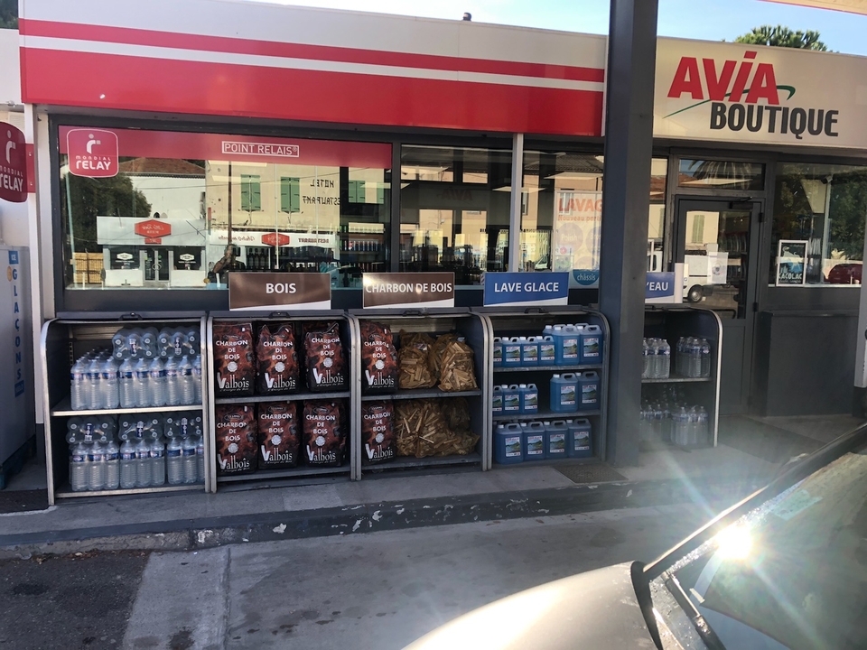 Station Service Avia, 136 Route de Nice, 06600 Antibes