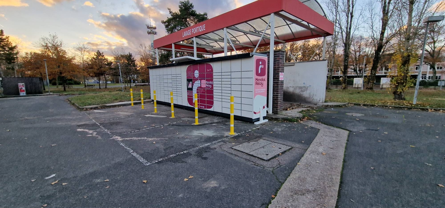 Locker 24/7 Esso Express la Bolière 45100 Orléans, 32 32 Avenue de la Bolière, 45100 Orléans