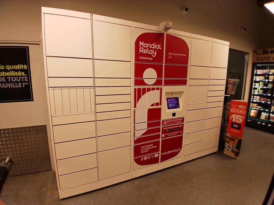Locker Carrefour City, 2 2A Place Emile Leturcq, 80300 Albert