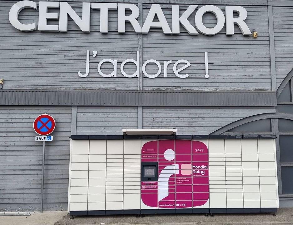 Locker 24/7 Centrakor 01630 St Genis Pouilly, 19 19 Rue du Tiocan, 01630 Saint-Genis-Pouilly