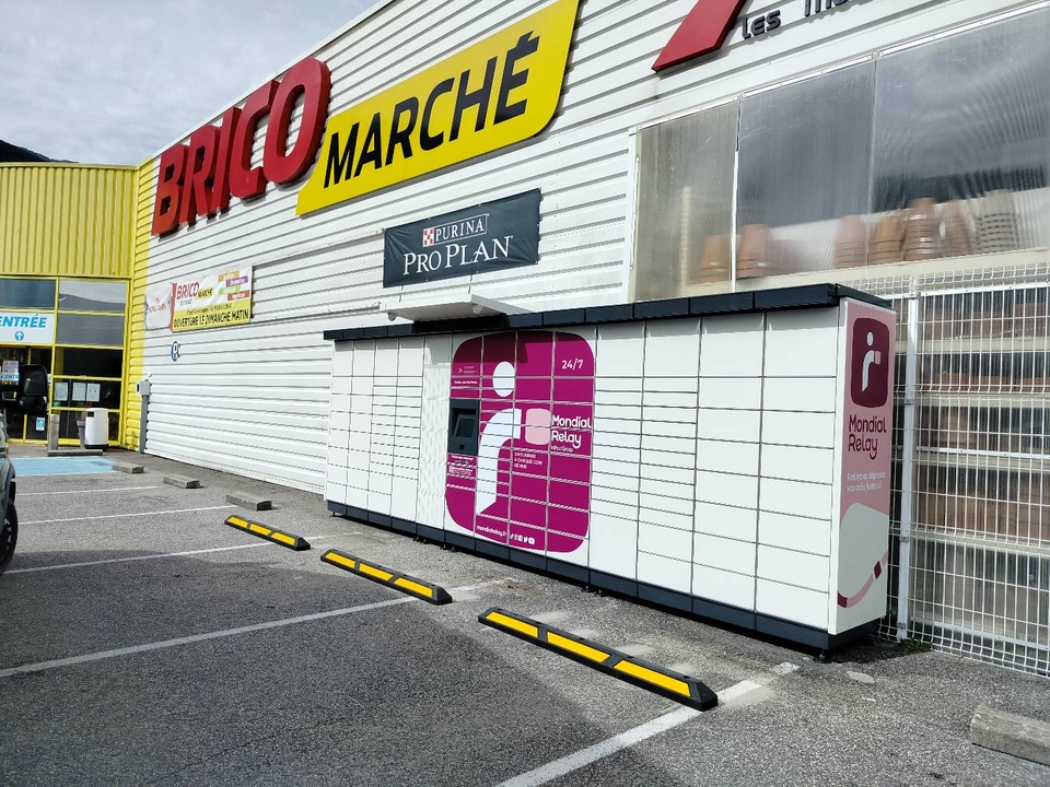 Locker 24/7 Bricomarché Le Touvet, 99 Rue de la Grande Terre, 38660 Le Touvet