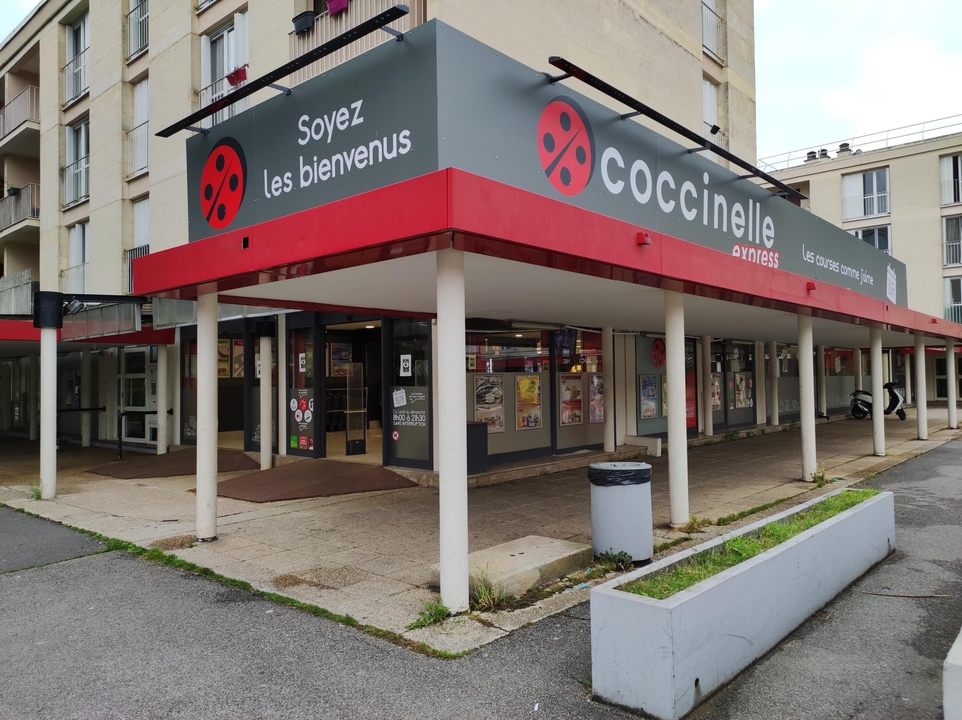 Coccinelle Express, 7 Place du Comté de Bendern, 78170 La Celle-Saint-Cloud