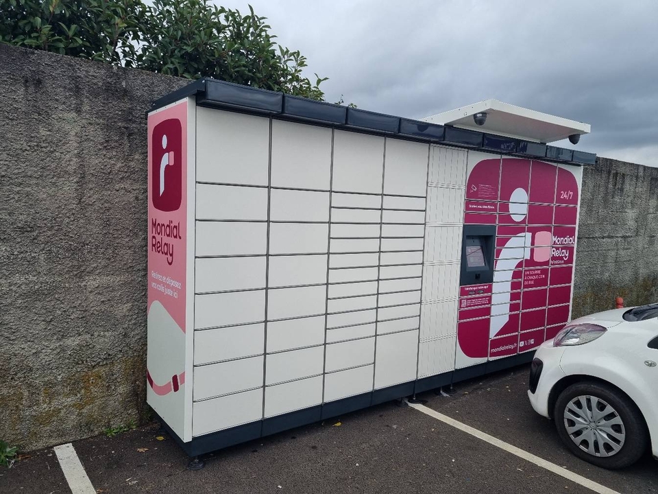 Locker 24/7 Carrefour Beautiran, 2 Zone Industrielle, 33640 Beautiran