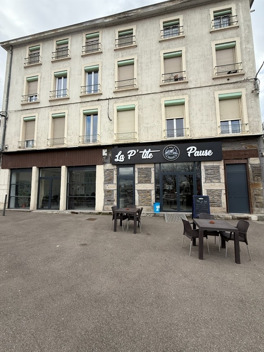 La Ptite Pause, 27-29 Rue Pierre Semard, 69700 Givors