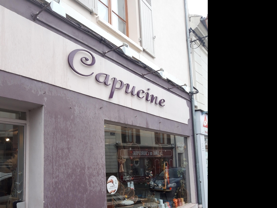 Capucine, 21 Place du Général de Gaulle, 91470 Limours