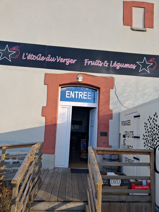 L Etoile du Verger Chez Ali, 161 Rte de St Anthème, 42560 Margerie-Chantagret