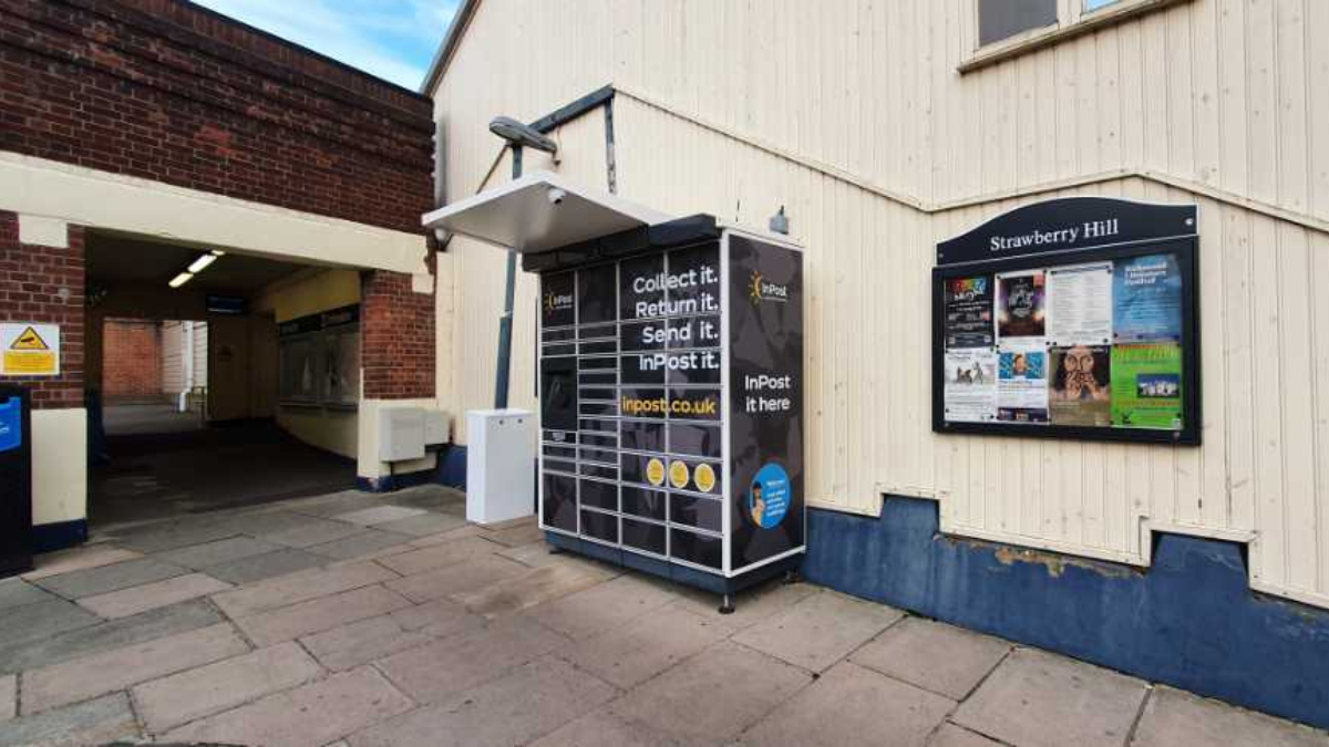 InPost's photo of the locker: InPost UKLON00015