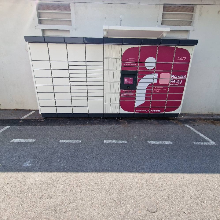 Locker 24/7 Carrefour Navarrenx, 4 bis Rue du Faubourg, 64190 Navarrenx