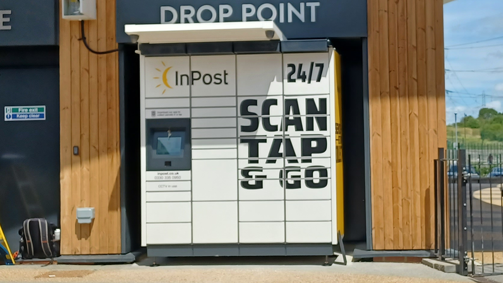InPost's photo of the locker: InPost UK00267755