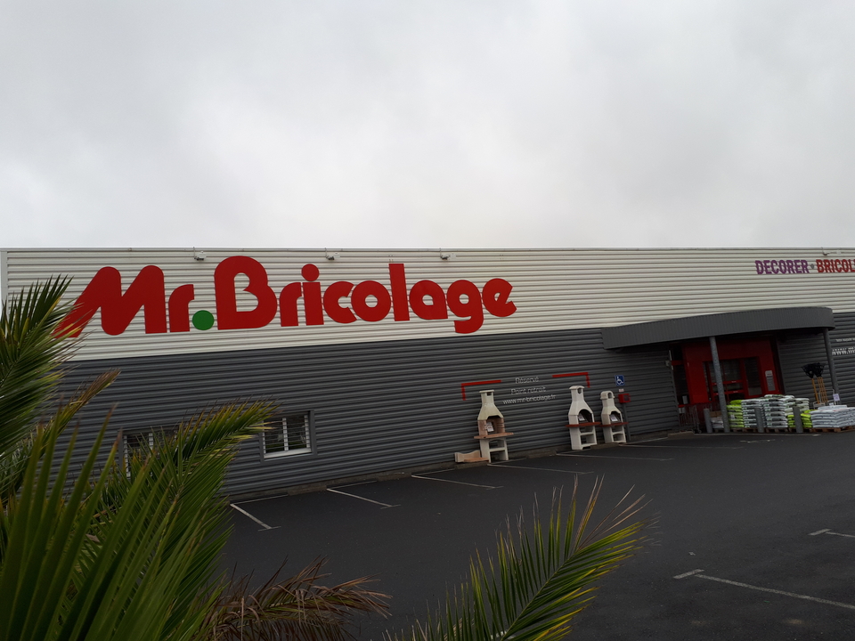 Mr Bricolage, Rue du Père Albert, 50580 Portbail