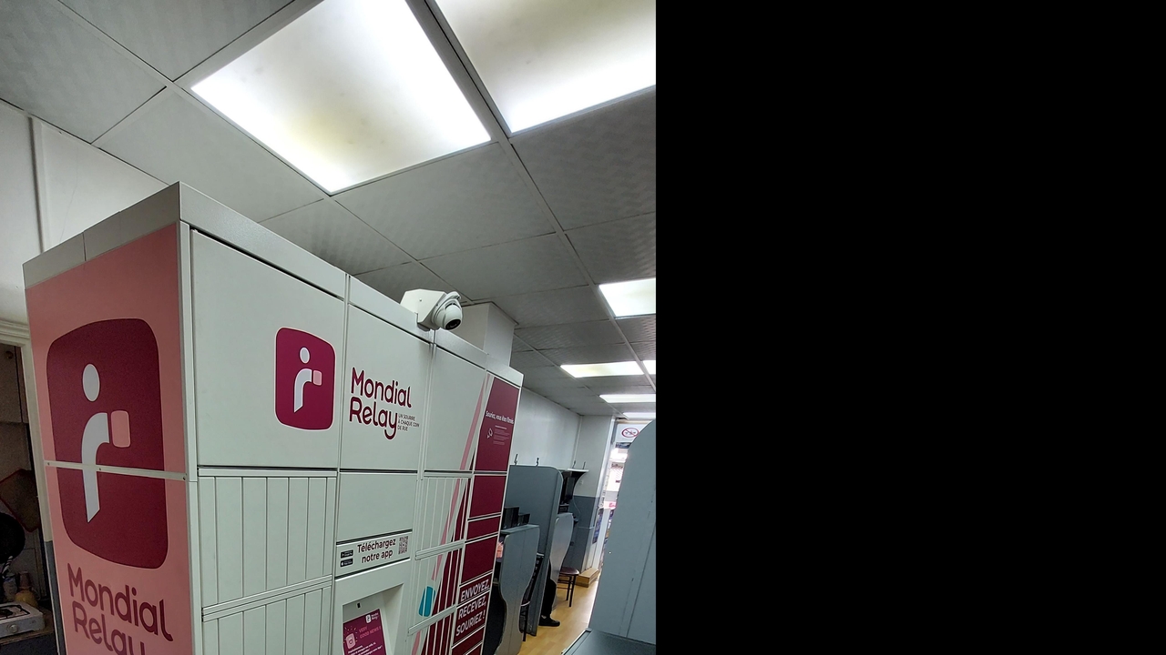 Locker Taxiphone rue Ordener 75018 Paris, 69 69 Rue Ordener, 75018 Paris