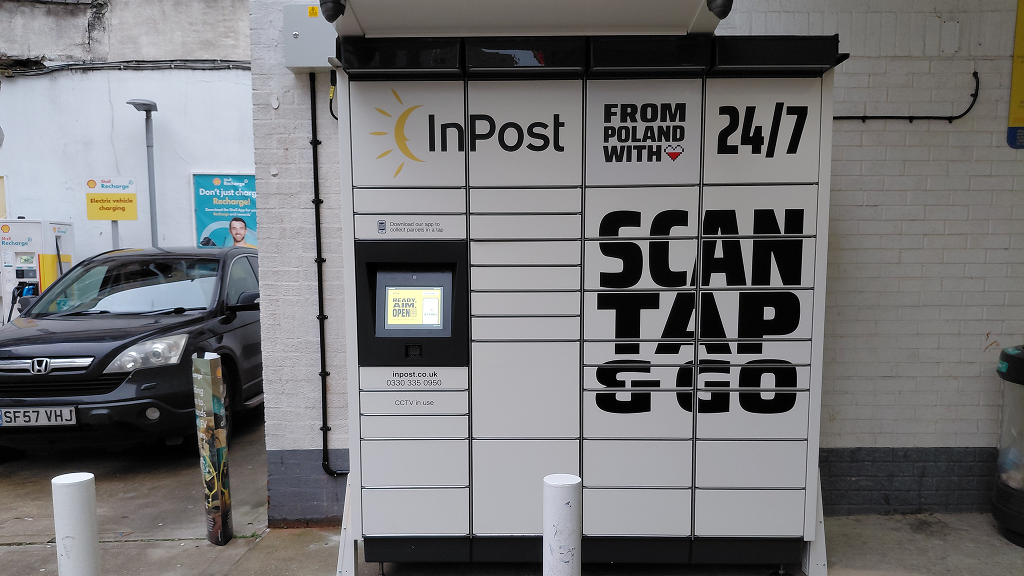 InPost's photo of the locker: InPost UK00175782