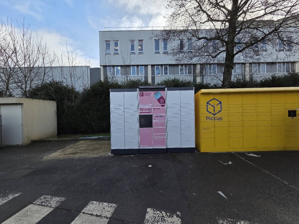 Locker 24/7 Intermarché Super, 1 1 Avenue Guynemer, 78530 Buc