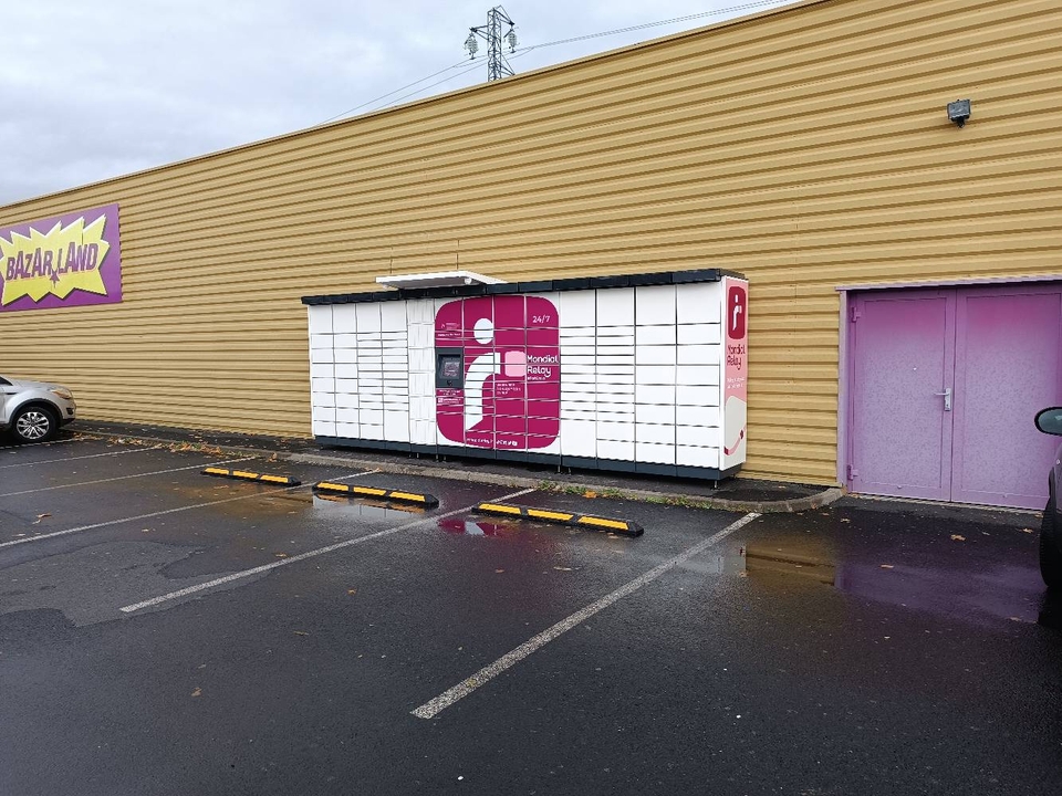 Locker 24/7 Bazarland Issoire, 942 1027 Route de Perrier, 63500 Issoire