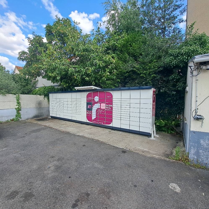 Locker 24/7 Glass Auto Services 92600 Asnières-sur-seine, 4 4 Rue Paul Gillet, 92600 Asnières-sur-Seine