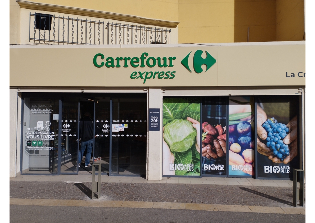 Carrefour Express la Crau, 10 Place Victor Hugo, 83260 La Crau