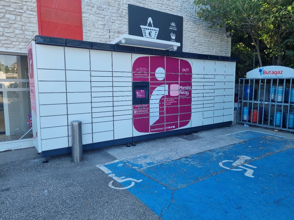 Locker 24/7 U Express Rochefort-Du-Gard, 58 58 Route d'Avignon, 30650 Rochefort-du-Gard
