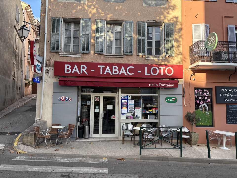 De la Fontaine, 3 Rue Gabriel Péri, 83390 Pierrefeu-du-Var