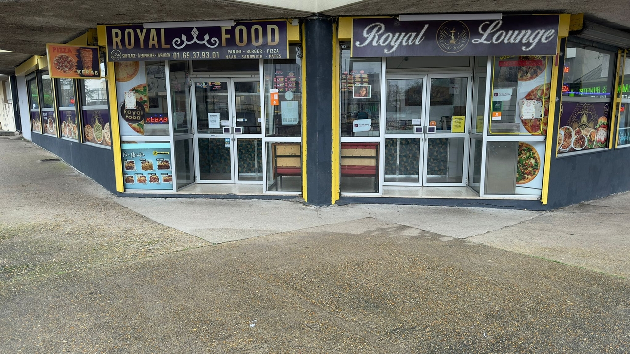 Royal Food, 23 Place de la Commune, 91000 Évry-Courcouronnes
