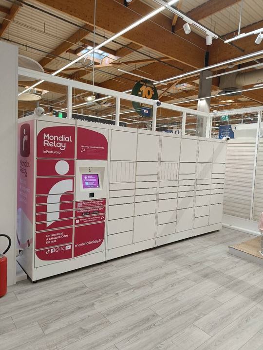 Locker Carrefour Hypermarche Salaise sur Sanne, 165 165 N7, 38150 Salaise-sur-Sanne