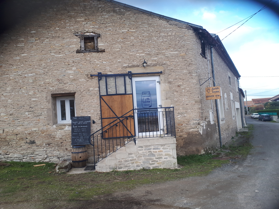O P'Tits Bocaux, 2 Rue du Four Banal - Persignat, 63260 Aubiat