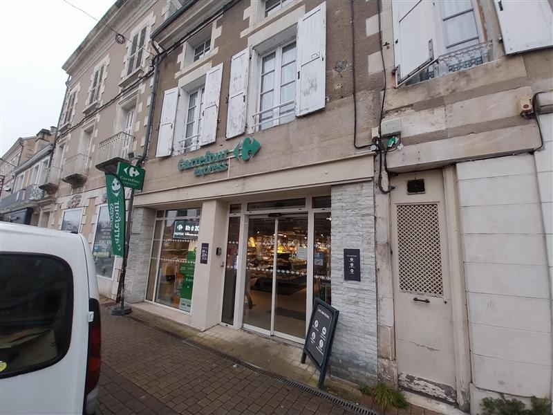 Carrefour Express, 65 Place du Marche, 86300 Chauvigny