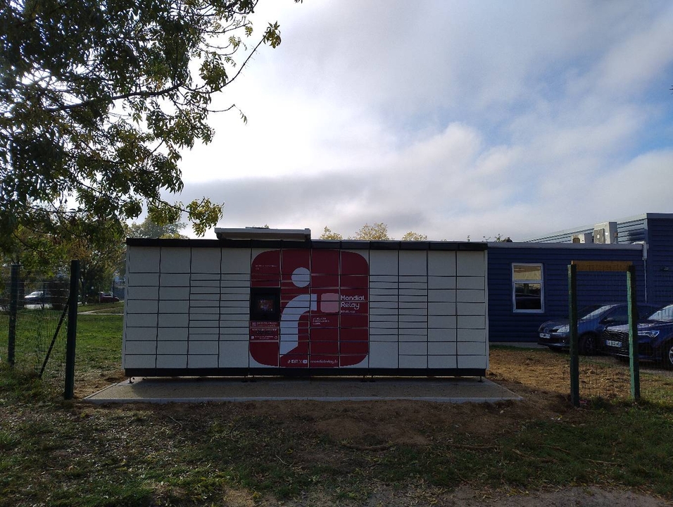Locker 24/7 les Oceades Amboise, 222 222 Rue Ernest Mabille, 37400 Amboise