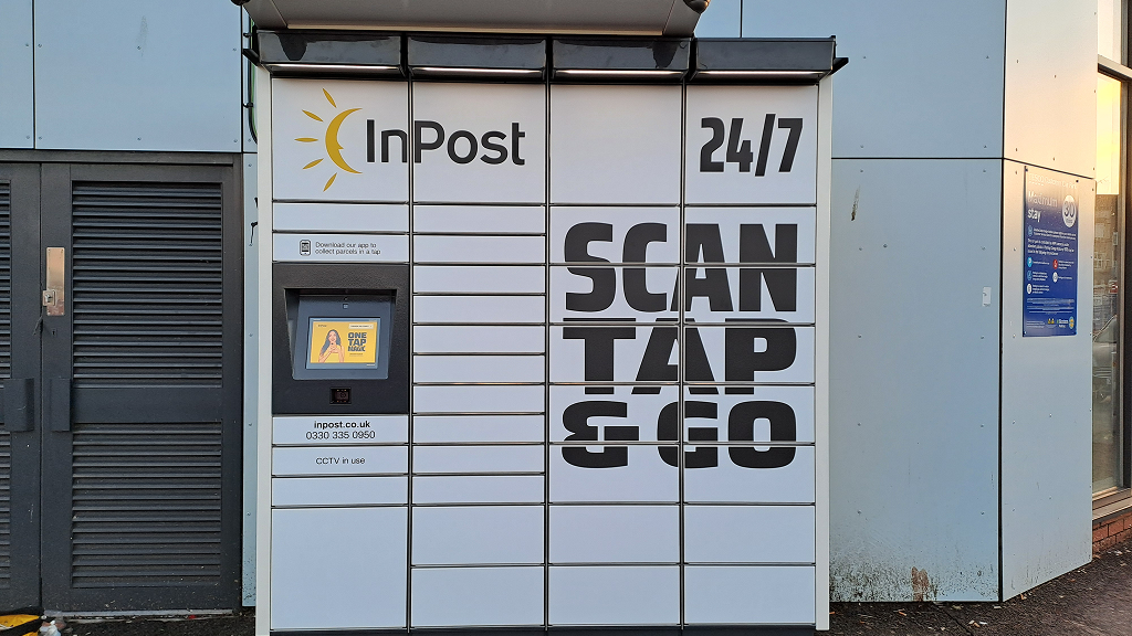InPost's photo of the locker: InPost UK00193171