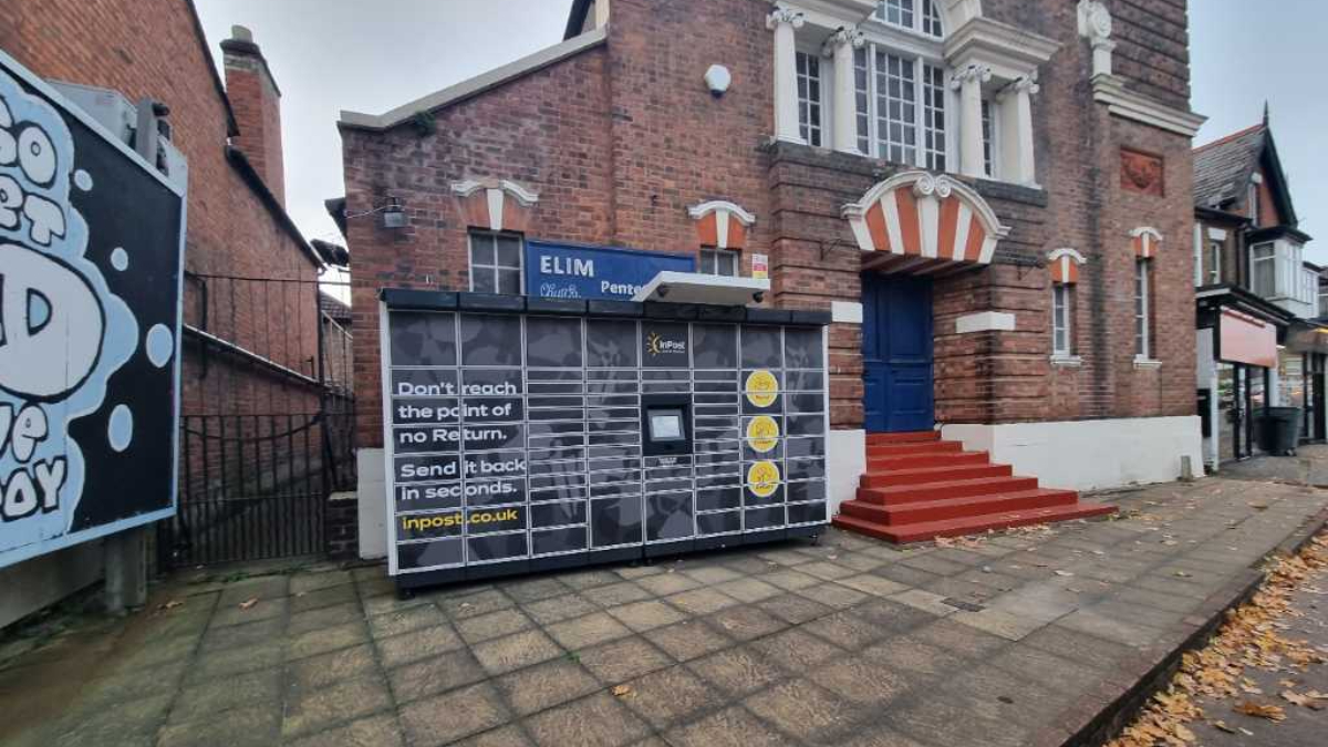 InPost's photo of the locker: InPost UKLON00348