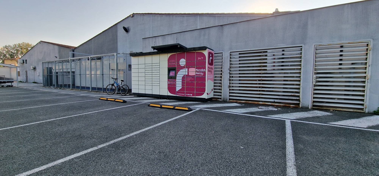 Locker 24/7 Carrefour Grezillac, 156 Rue du Port, 33420 Grézillac