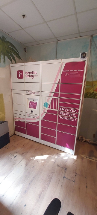 Locker Metro Delices 75017 Paris, 23 23 Rue Biot, 75017 Paris
