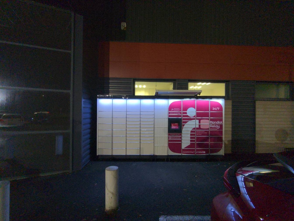 Locker 24/7 Auchan Cazaux, RD112 Lieu-dit Jaumard-Cazaux, 33260 La Teste-de-Buch