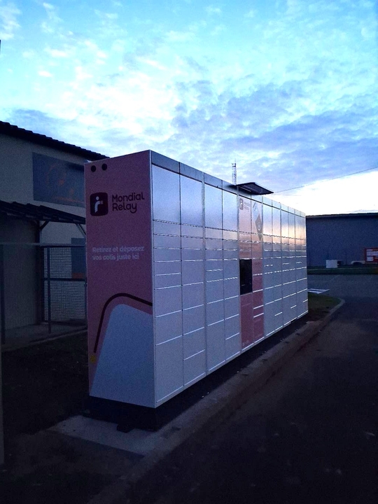 Locker 24/7 Coccimarket, 2 2 Avenue Flandres Dunkerque 1940, 53500 Saint-Denis-de-Gastines