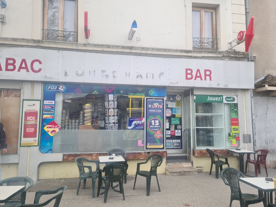 Tabac le Longchamp - Sury le Comtal, 18 Place du 11 Novembre, 42450 Sury-le-Comtal