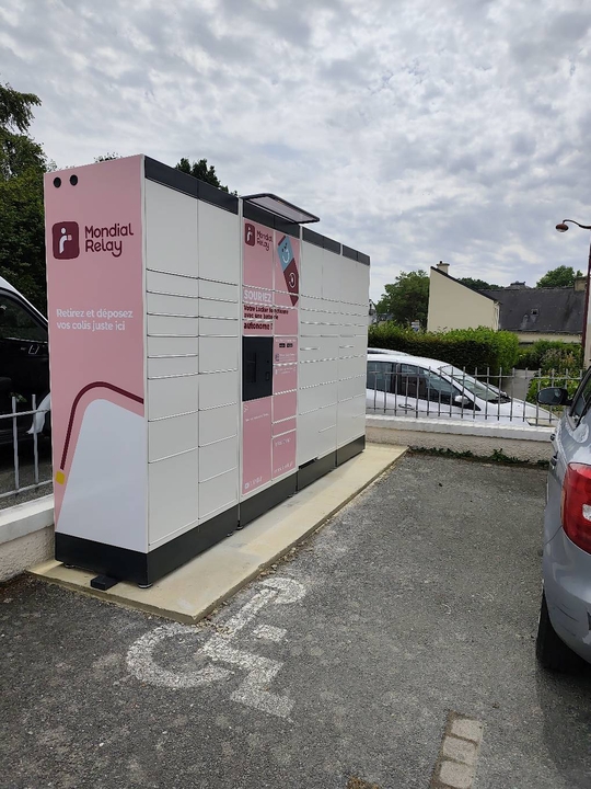 Locker 24/7 Place Antoine le Floch Plouay, 12 10 Place Antoine le Floch, 56240 Plouay