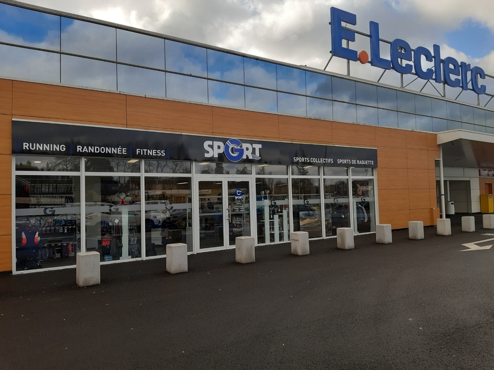 G SPORT Centre commercial Leclerc, Rue du 8 Mai 1945, 49500 Segré-en-Anjou Bleu