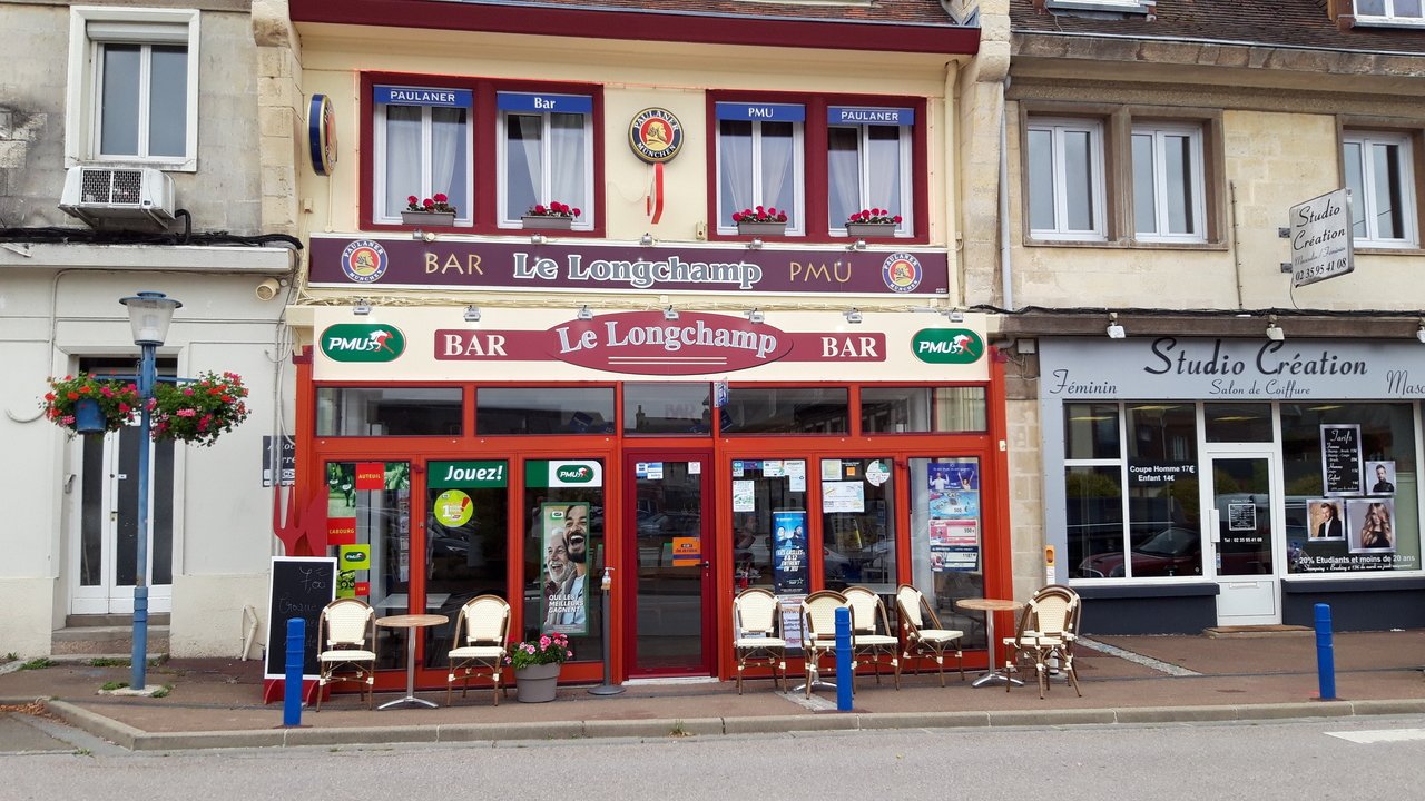 Le Longchamp, 3 Place du Général Leclerc, 76760 Yerville